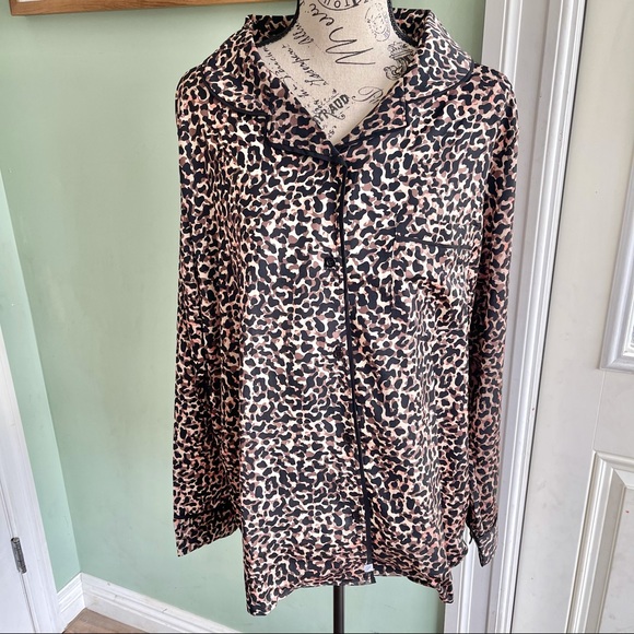 NWT Plush Apparel Silky Cheetah Print Pajama Set Large